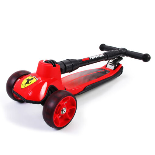 червена тротинетка Ferrari за деца