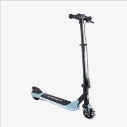 Електрическа тротинетка със светеща платформа и колела GLOBBER E-MOTION 8 в пастелно син цвят